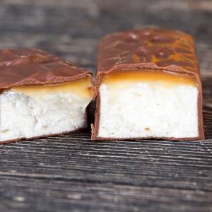 Trzy partie batonów wycofane z obrotu. Powodem plastikowy element w produktach! 