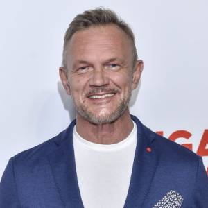 Cezary Pazura w obiektywie żony. "Wygląda jak zdjęcie z Tindera" - żartują internauci [FOTO]