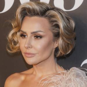 Operacje plastyczne Blanki Lipińskiej. Pisarka poprawiała urodę. Tak wyglądała kiedyś                     