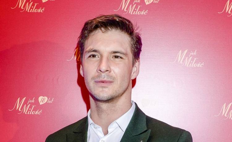 Mikołaj Roznerski złamał serce serialowej partnerce. Widzowie "M jak miłość" mają dość? "Ciągle zdrady"