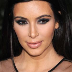 Kim Kardashian bez makijażu. Kadry w bieliźnie zachwyciły fanów celebrytki!