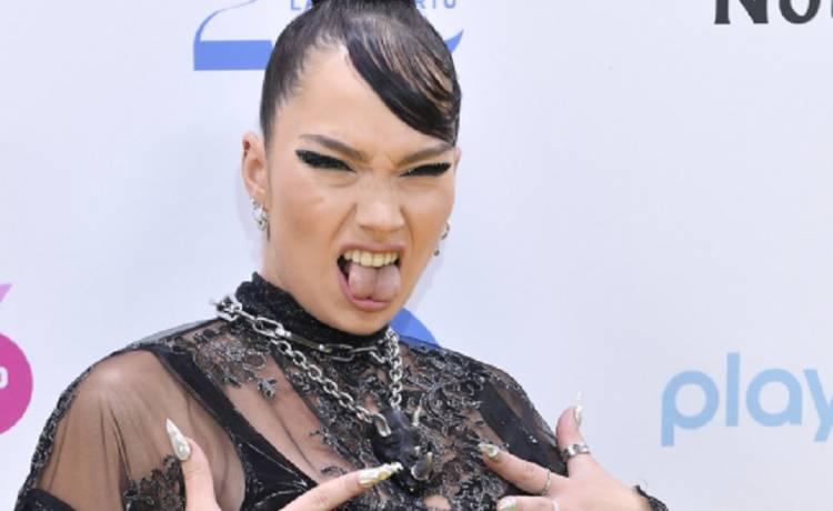 Mery Spolsky rozebrała się na scenie. Potem pocałowała Marię Peszek [FOTO] 