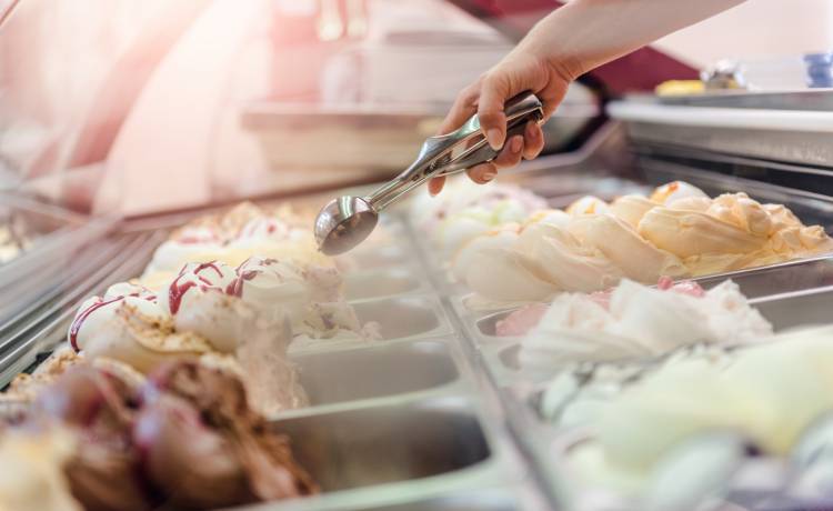 Gaz łzawiący w formie lodów? Przypominają o protestach