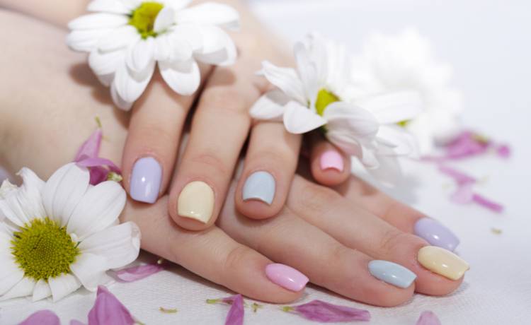 Najmodniejsze paznokcie na wiosnę 2026. Zdjęcie ilustracyjne/Shutterstock