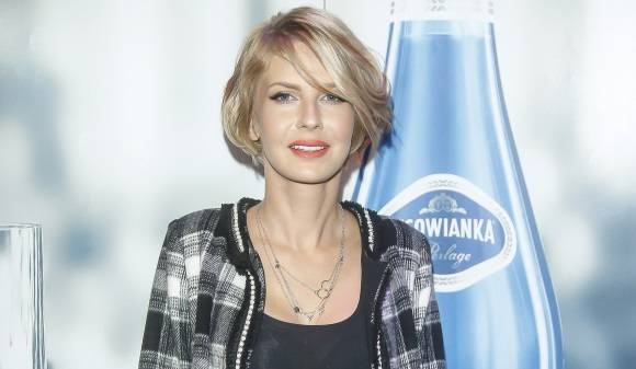 Edyta Pazura odsłania ciało. Żona aktora zrzuciła ubrania na rajskiej wyspie! [FOTO]