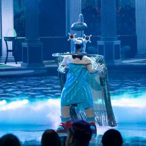 "Mask Singer". Kim jest Prysznic? Internauci zgadują, kto kryje się pod maską!