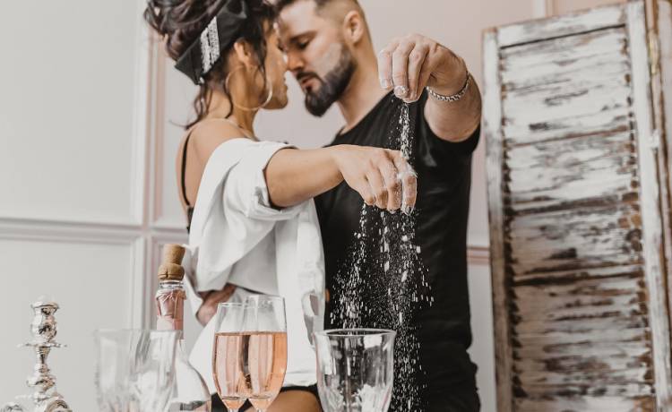 Dzięki tym dodatkom randka będzie bardziej pikantna. Działa!