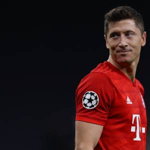 Lewandowski dostał „Złotą Piłkę”… z klocków Lego! Ten wyjątkowy prezent dostał od rapera Quebonafide