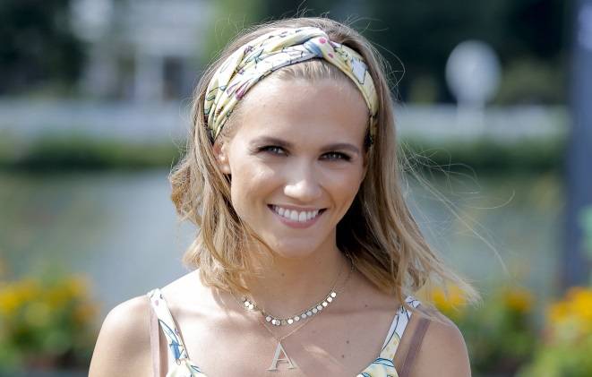 Agnieszka Kaczorowska z dumą eksponuje ciążowe krągłości. Poród lada chwila! "Tak wygląda miłość" [ZDJĘCIE]