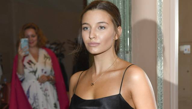 Julia Wieniawa po wypadku?! Niepokojące zdjęcie aktorki trafiło do sieci                                             