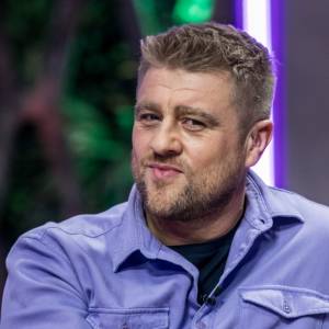 Tomasz Jakubiak ostrzega przed oszustami. Wykorzystali jego trudną sytuację