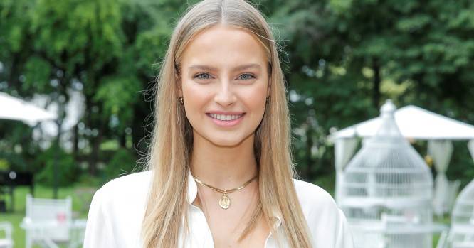 Karolina Pisarek odsłania ciało w skąpym bikini. "Królowa" - komentują internauci 