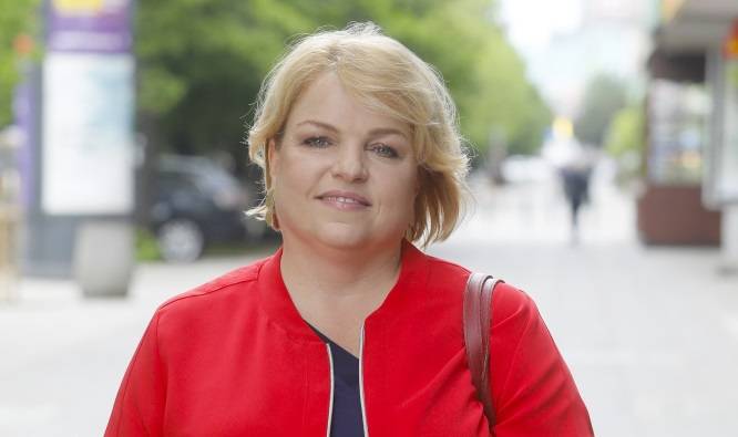 Katarzyna Bosacka "poprawia koronę i idzie naprzód". Podziękowała fanom za wsparcie