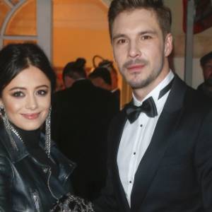 Mikołaj Roznerski opublikował... ślubne zdjęcia! Jest na nich też Adriana Kalska                                                 