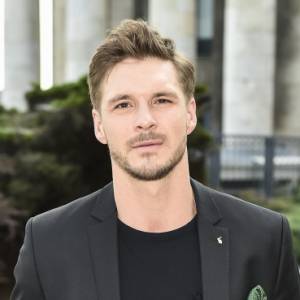 Tak będą wyglądać ostatnie sceny Mikołaja Roznerskiego w popularnym serialu! Jego postać zostanie uśmiercona [WIDEO]