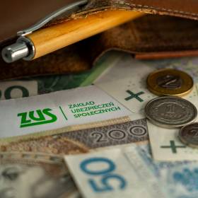 ZUS przeżywa oblężenie. Polacy złożyli ponad 100 tysięcy wniosków 