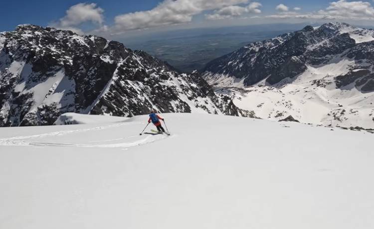 Lawina porwała ojca i 10-letniego syna. Ich kamerę z nagraniem z wypadku odnaleziono po kilku miesiącach [WIDEO]