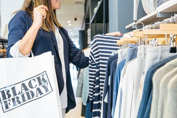 Czarny Piątek 2023. Wyprzedaże i zniżki specjalnie na Black Friday!  Jakie promocje sklepy szykują dla klientów? 