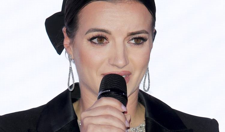 Natalia Janoszek przekazała smutną wieść o śmierci bliskiej osoby. "Wierzę, że uśmiech się do nas z góry"