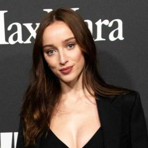 3. sezon "Bridgertonów" bez Daphne. Phoebe Dynevor potwierdziła odejście z serialu