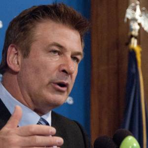 Zła passa nie opuszcza Baldwina. Najpierw zabójstwo na planie filmu, a teraz to!