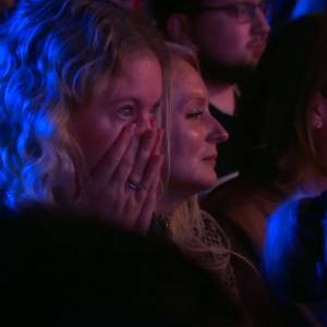 Objawienie w "Mam talent". Występ 13-latka wzruszył nawet Simona Cowella! Juror nagrodził chłopca "złotym przyciskiem" [WIDEO]