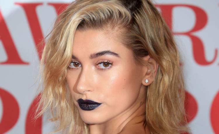 Hailey Bieber śmiało odsłania pośladki. Żona Justina kusi na Instagramie [FOTO]