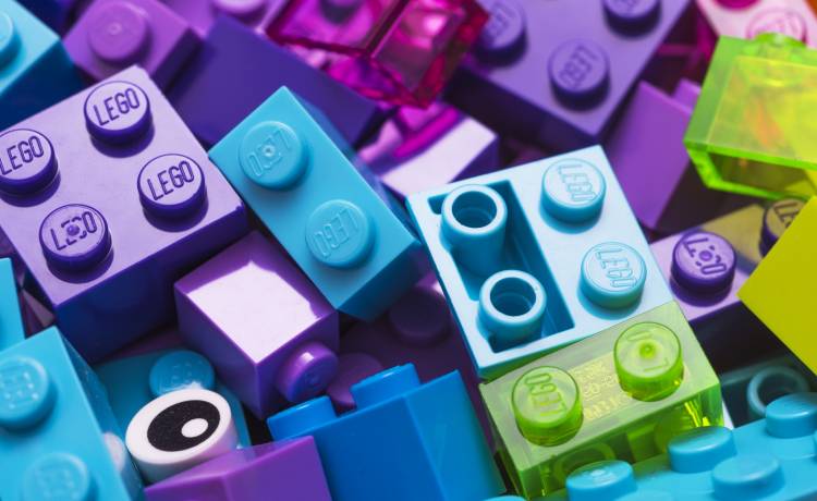 Wielka Brytania. Otworzyła pudełko z klockami Lego, w środku był kilogram kokainy