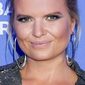 Marta Manowska rozgrzewa sieć! Kadry z plaży robią wrażenie: "Niepowtarzalna, zjawiskowa" [FOTO]