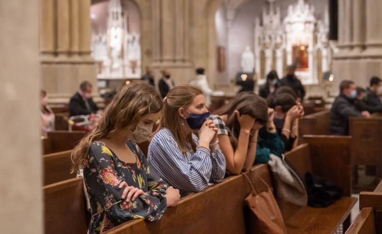 Wielkanoc 2022. Msze święte w TV. O której i gdzie oglądać nabożeństwo?