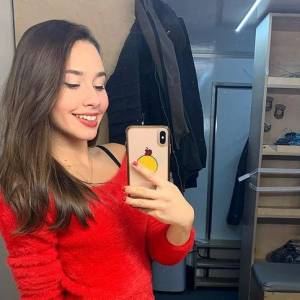 Partnerka Piotra Żyły kusi na plaży! Nie było za zimno? [FOTO]