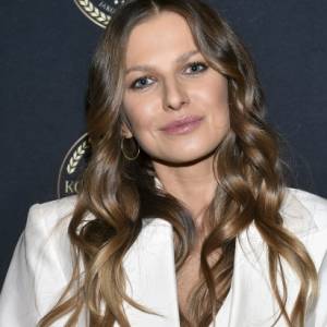 Anna Lewandowska tajemniczo: "Ciekawe czy domyślacie się dlaczego?". Trenerka pozuje bez makijażu!