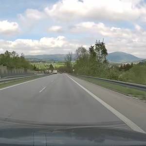 Nie uwierzysz, co zrobił ten kierowca na Zakopiance! Internauci oburzeni [WIDEO]