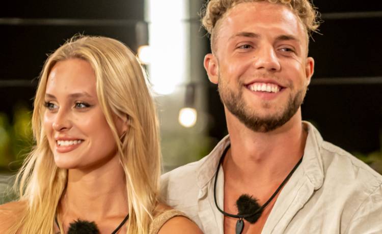 Adam z "Love Island 8" miał dziewczynę poza willą? Tak twierdzą jego "ex" z "Wyspy miłości"! 
