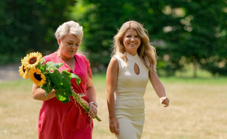Agata Matuszewska i Marta Manowska w „Rolnik szuka żony”. Fot. materiały prasowe TVP
