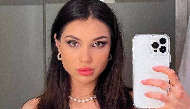 Natsu pozuje w bikini. Fani zbierają szczęki z podłóg: "Jak gorąco" [FOTO]