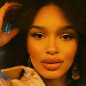 Finalistka "Top Model" w intymnej sesji zdjęciowej. Nicole Akonchong odważnie odsłania ciało [FOTO]