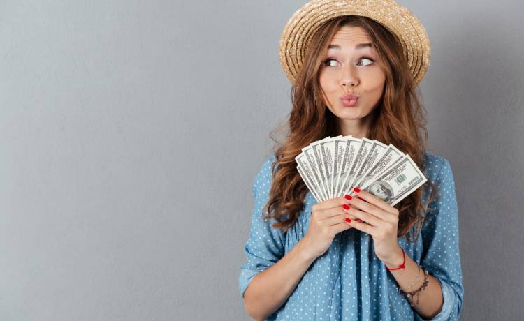 Rok 2023 przyniesie wzbogacenie tym 4 znakom zodiaku 