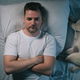 Dlaczego budzimy się w nocy? Naukowcy rozwiewają wątpliwości