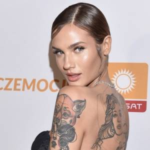 Karolina Gilon w stroju kąpielowym w śnieżnej zaspie! "Niby zimno, a jednak HOT" [ZDJĘCIE]        