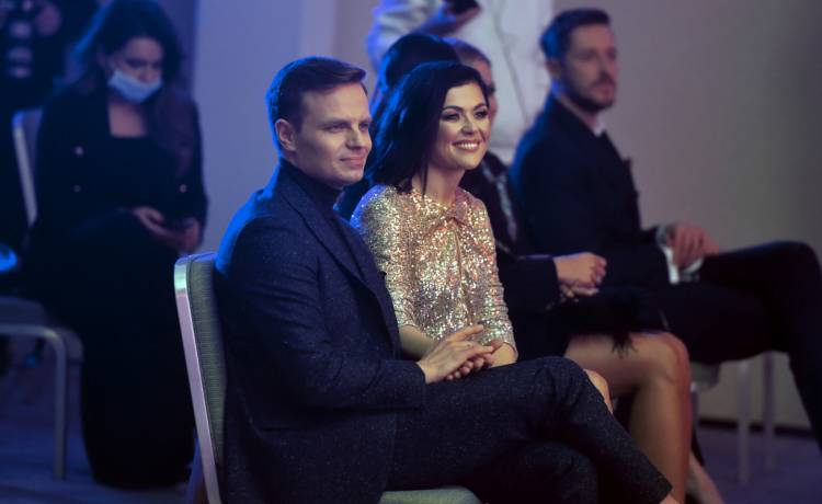 Hakiel mówi o zdradzie Cichopek. "Okazuje się, że osoba z którą żyjesz, jest kimś innym"