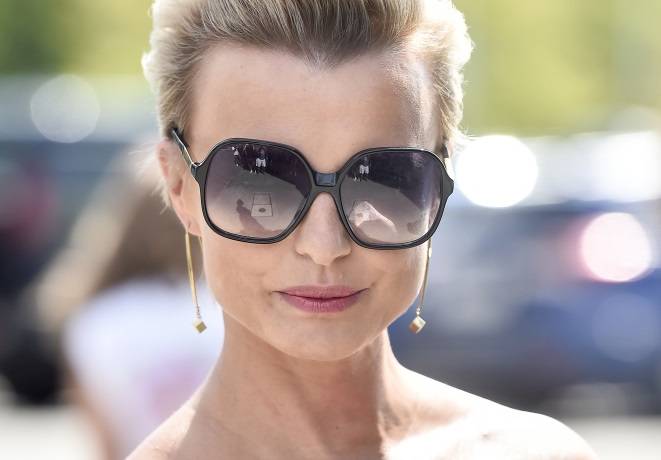 Katarzyna Sokołowska obejmuje ciążowy brzuszek. Fani: "Piękne", "Już niebawem"