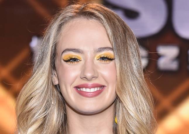 Wiktoria Gąsiewska bez koszulki i w drapieżnym wydaniu. "Raaaaaw"