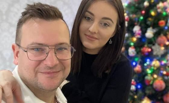 Grzegorz Bardowski z "Rolnik szuka żony" "przyłapany" na zdjęciu. "Znajdę sobie kogoś, kto będzie patrzył na mnie tak, jak Grzesiek patrzy na pączka"