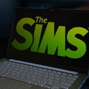 THE SIMS kończy 25 lat. Jak tam wasz kryształ nad głową? Macie kody na kasę?