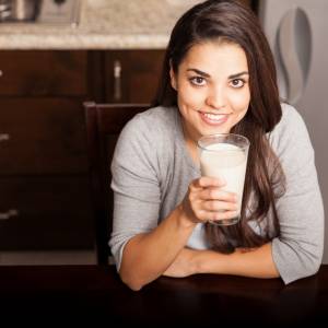 Nie woda z cytryną i nie kawa. Piję to każdego ranka, a kilogramy lecą w dół!