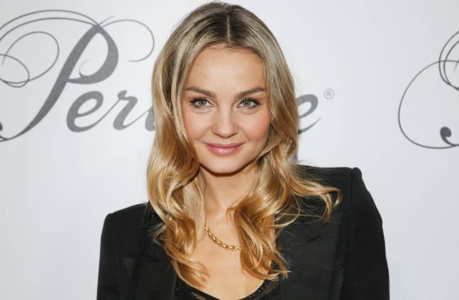 Małgorzata Socha w koronkowej bieliźnie prosto z łóżka. "Pięknie w tej czerwieni"