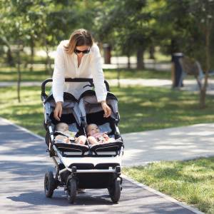 Lekarze rozdzielili bliźniaczki syjamskie. Dziewczynki żyją już osobno i wróciły do domu. Wideo porusza serca [WIDEO]