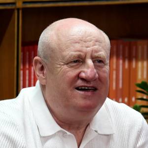 Polski hit literacki zostanie zekranizowany! „Gołoborze” Siembiedy trafią na ekran