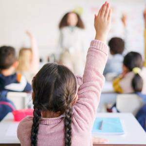 Coraz dziwniejsze imiona dla dzieci. O co chodzi? Naukowcy mają odpowiedź